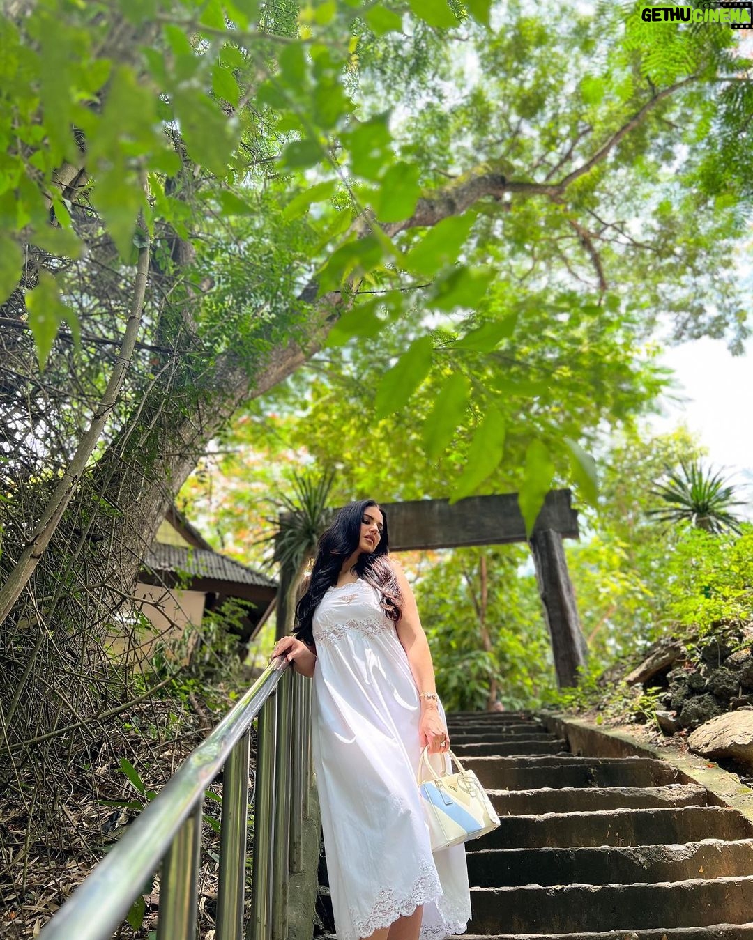 Dorra Instagram - Nature is not a place to visit, It is home. #PradaGalleria #DorraZarrouk @prada #totallook Thailand