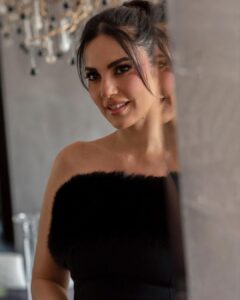 Dorra Instagram - Black swan @ysl @netaporter #black #ysl #totallook #blacklove #dorra #DorraZarrouk Stylist @mohamedashraff 📸 @yousseftayehphotography