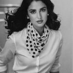 Dorra Instagram - دائما أشعر أنّي انتمي لهذا الزمن 🤍🖤