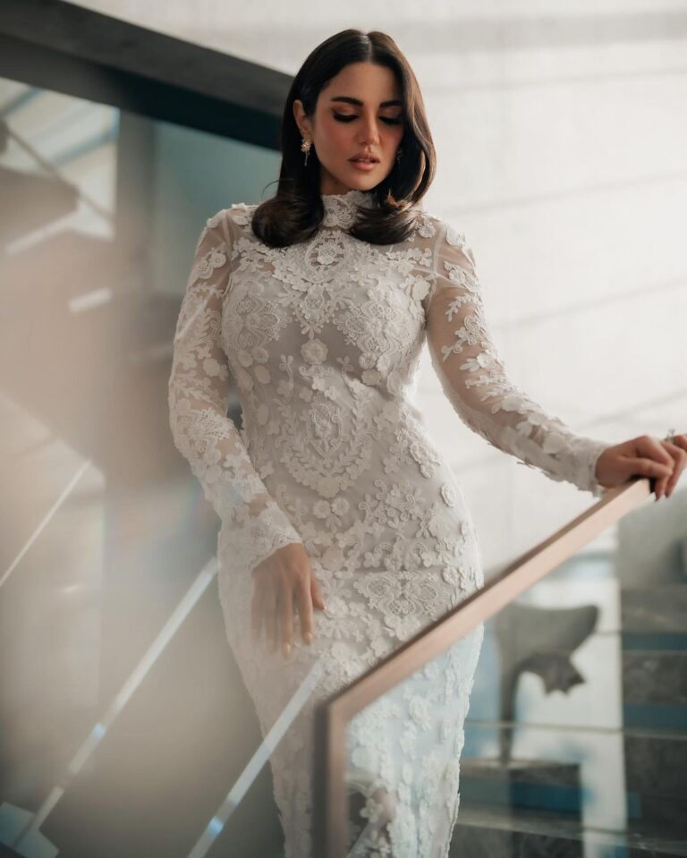 Dorra Instagram - And if today, all you did was hold yourself together, I am proud of you. 🤍 Dress @carolinaherrera Stylist @mohamedashraff Earrings @givenchy 📸 @karimmedhat Makeup @monagamalofficial