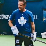 Doug Gilmour Instagram - Had a blast today with Quinton Byfield and Nazem Kadri Ball Hockey Pro V Stars game at the National Bank Open. This is my kind of skating! #ballhockey #stars #tennis #NBO #nationalbankopen