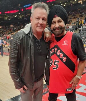 Doug Gilmour Instagram - Shout out to my good friends @navbhatiasuperfan and @rinkdiddy for letting @_victoriagilmour sit courtside for the Raps warmup last week!

#raptors #raps #basketball #scotiabankarena