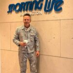 Doug Gilmour Instagram - Had a great time at the grand opening for the new @sportinglifeca at @mapleviewcentre in Burlington today. Thank you to everyone who came out to say hi and take a pic!
