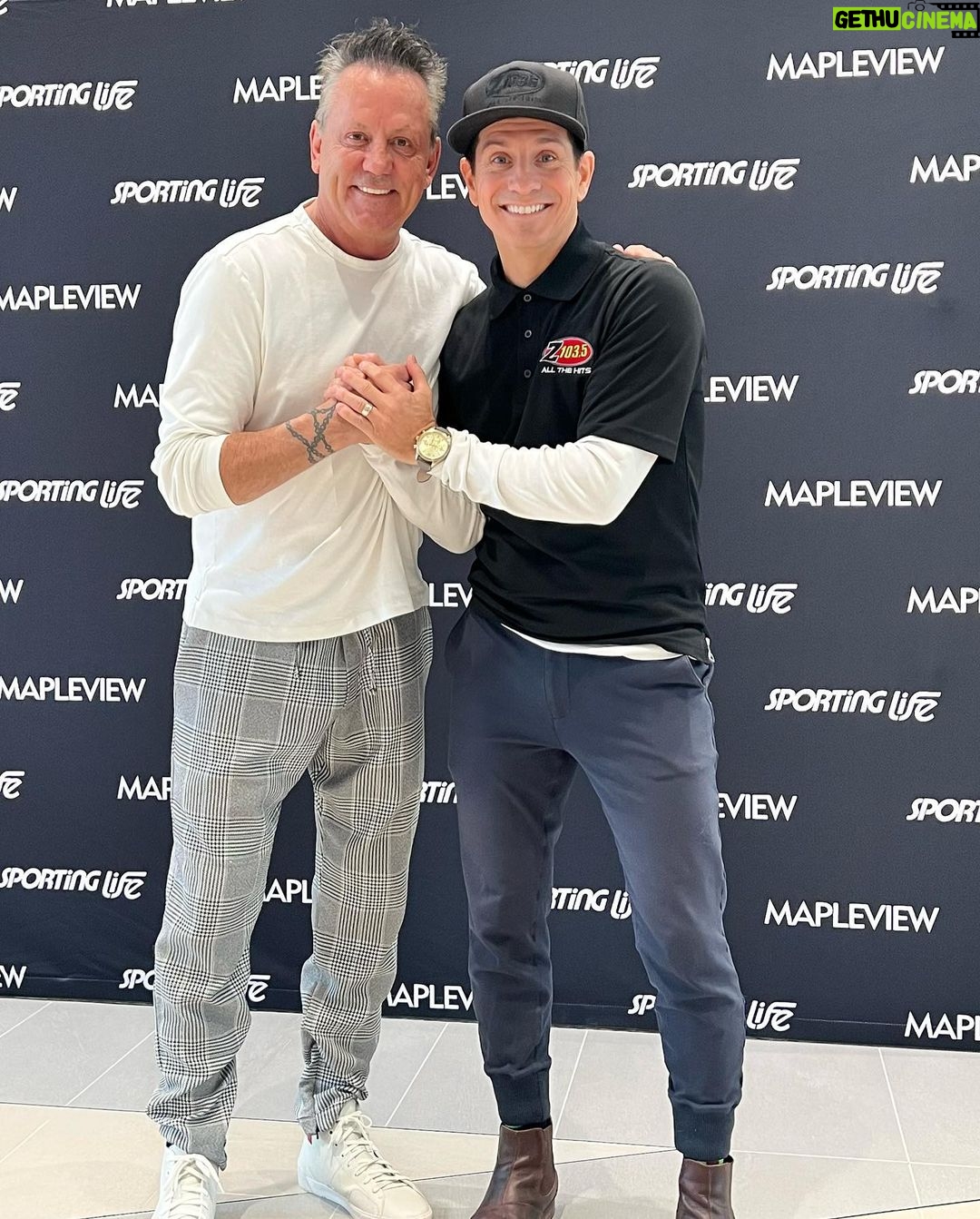 Doug Gilmour Instagram - Had a great time at the grand opening for the new @sportinglifeca at @mapleviewcentre in Burlington today. Thank you to everyone who came out to say hi and take a pic!