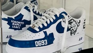 Doug Gilmour Instagram - Check out these custom Air Force 1’s! A special gift for Wendel and I from @sonya_gilmour_dtpd and @team93marketing - limited Edition 1 of 1 😂 

A special Thank You to artist @chudystudios for the great work on these 🎨 

#customkicks #airforce1 #airforce1custom #wendelclark #douggilmour #capncrunch #killer