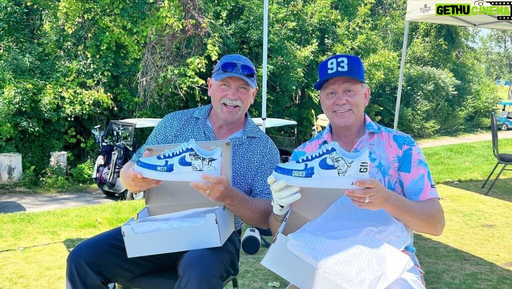 Doug Gilmour Instagram - Check out these custom Air Force 1’s! A special gift for Wendel and I from @sonya_gilmour_dtpd and @team93marketing - limited Edition 1 of 1 😂 A special Thank You to artist @chudystudios for the great work on these 🎨 #customkicks #airforce1 #airforce1custom #wendelclark #douggilmour #capncrunch #killer