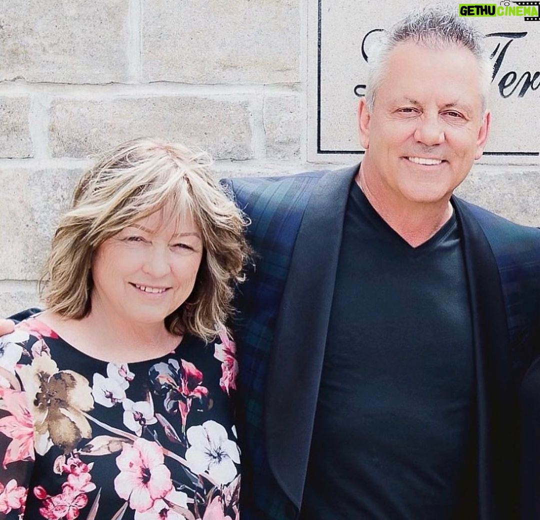 Doug Gilmour Instagram - Happy Birthday to two amazing women in my life that share a birthday. My sister Debbie and mother-in-law Belle! ❤️