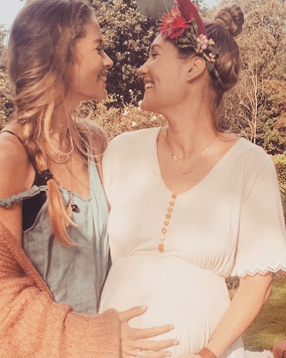 Doutzen Kroes Instagram - This picture was taken on Sunday during my sisters mother blessing ceremony. A ceremony that was inspired by an ancient Navajo ritual called Blessingway; created to spiritually support and empower the new mother for her journey of birthing and motherhood, dedicated to nurturing the mother, and filling her cup so it overflows with love and confidence as she awaits the impending birth of her baby. It was truly magical to be part of such a loving group of women surrounding my sister! Sitting there seeing Rens and her beautiful pregnant belly I realized the time to deliver her baby is coming soon. This empowering ritual has given her trust and faith to have a beautiful natural birth! ✨💫