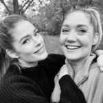 Doutzen Kroes Instagram - HAPPY BIRTHDAY @renskroes may your light continue to shine bright! We’re all so happy to have you in our life’s and grateful to finaly become an aunty soon 🙏💫😍