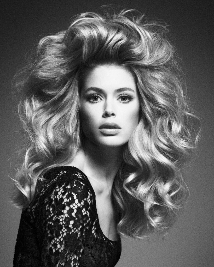 Doutzen Kroes Instagram - This is not your average hair tutorial. In this episode you will meet some of my favorite hairdressers in the world, @frankiefoye @ward_hair and @hairbychristiaan who have all taught me to have fun with my hair. Check out three not-so-average-hair styles via my link in bio 💇🏼‍♀️