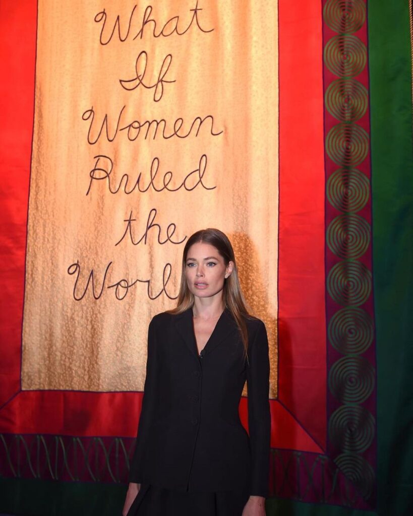 Doutzen Kroes Instagram - What do you think would happen if women ruled the world? Let me know! ❤️ Musée Rodin