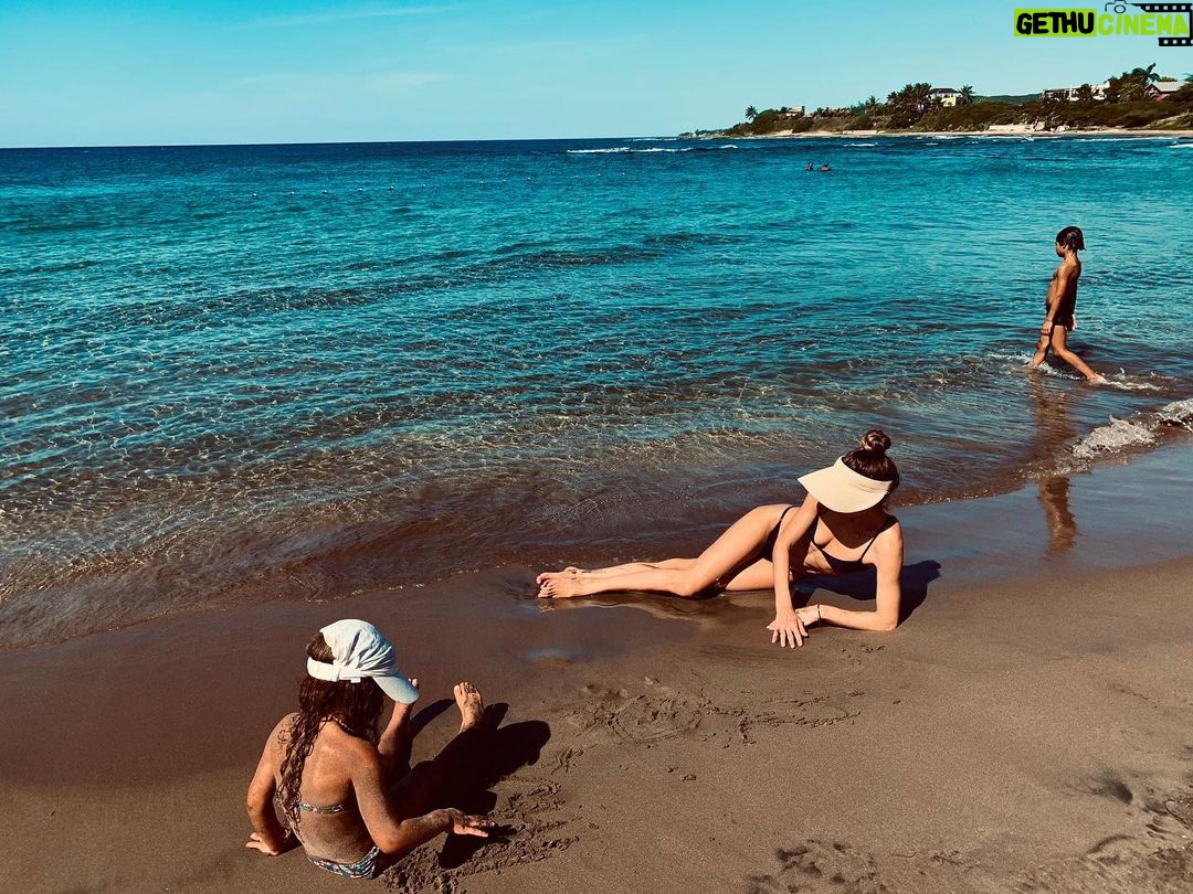 Doutzen Kroes Instagram - Moments after this we build a huge sandcastle that we forgot to take a picture of 😜🇯🇲💫❤️ Jamaica