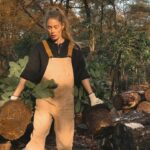 Doutzen Kroes Instagram - Couldn’t be happier spending this beautiful autumn day outside with Phyllon and Myllena planting💫