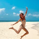 Doutzen Kroes Instagram - Talking about a bucket list experience, well this was it! Spending time in one of the most beautiful places on earth together with family and dear friends! Being home already for a few days now we’re all reminiscing about our time @joalimaldives where time didn’t exist, where we walked barefood all week and had endless conversations. Filled with gratitude we look back on one of the best holidays ever ❤️