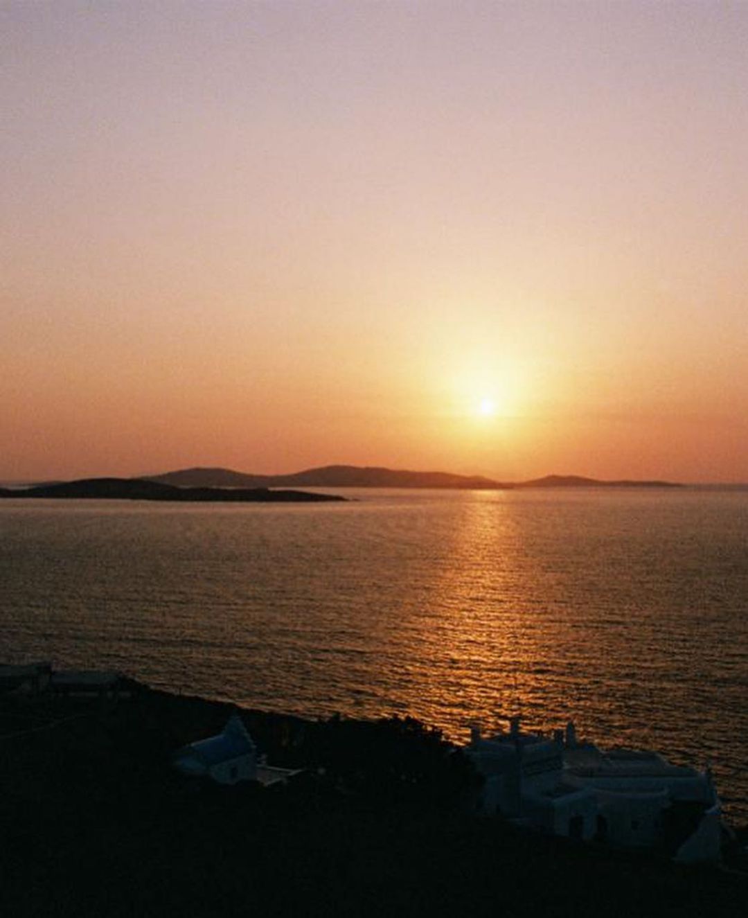 Doutzen Kroes Instagram - Reminiscing about the holidays! Mykonos on film by @jeromeduran ❤️