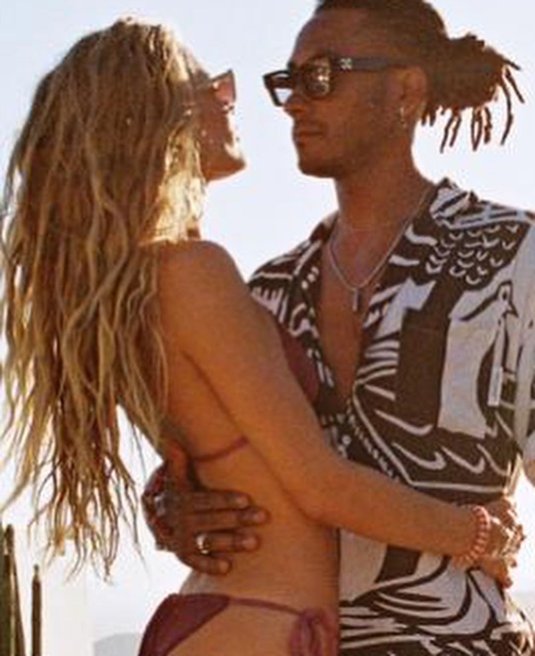 Doutzen Kroes Instagram - Reminiscing about the holidays! Mykonos on film by @jeromeduran ❤️