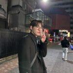 Doyoung Instagram – 2023년도의 저를 채워준 모든 것들에게 감사합니다. 2024년도에는 더 많고 좋은 제가 되겠습니다. 
모두가 빠짐없이 행복해야 하지만 좋은 분들이 더 행복한 한 해가 되기를 바랄게요. #2