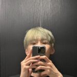 Doyoung Instagram – 2023년도의 저를 채워준 모든 것들에게 감사합니다. 2024년도에는 더 많고 좋은 제가 되겠습니다. 
모두가 빠짐없이 행복해야 하지만 좋은 분들이 더 행복한 한 해가 되기를 바랄게요. #2