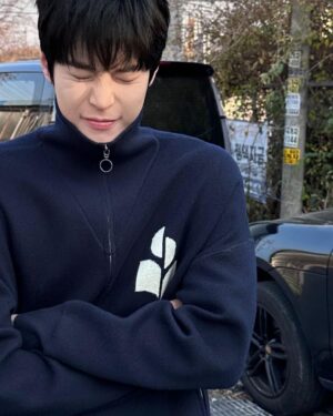 Doyoung Instagram - 🐱🐈‍⬛