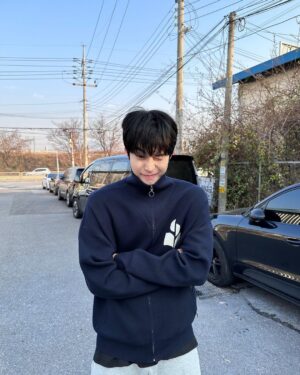 Doyoung Instagram - 🐱🐈‍⬛