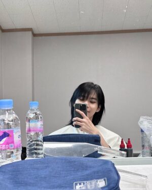 Doyoung Instagram - 🫶🏻