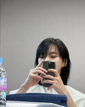 Doyoung Instagram - 🫶🏻