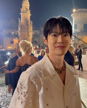 Doyoung Instagram - AMAAAAAAAAZING😳

#DGAltaSartoriaxDOYOUNG
#dgxdoyoung