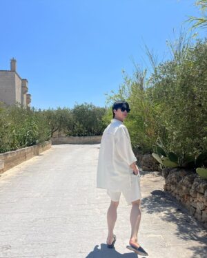 Doyoung Instagram - 🏊🏻‍♂️😎

#DGAltaSartoriaxDOYOUNG
#DGxDOYOUNG