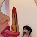 Doyoung Instagram - 옷 이쁘고 사탕 맛있었음☺️ #DGxDOYOUNG