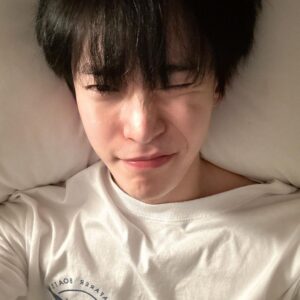 Doyoung Instagram - 에라 모르겠다