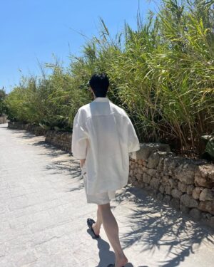Doyoung Instagram - 🏊🏻‍♂️😎

#DGAltaSartoriaxDOYOUNG
#DGxDOYOUNG