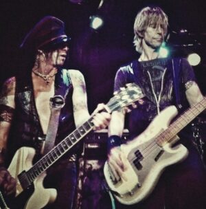 Dregen Instagram - Happy Birthday Del & Duff!  Double Trouble! 🍾🏌️‍♂️✖️♥️@deljamesgang @duffmckagan