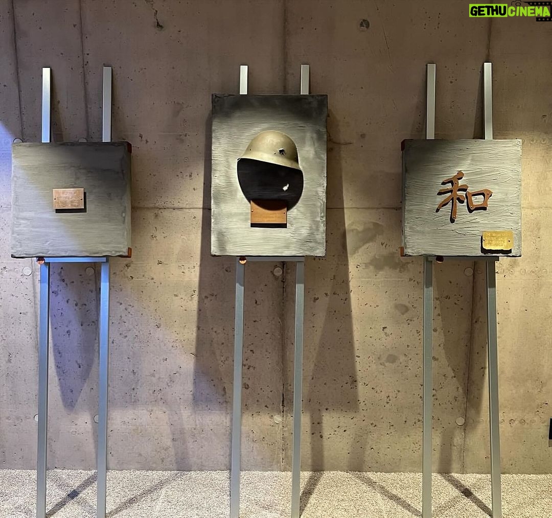 Dregen Instagram - Lördag i Halmstad! Vernissage! ✖️♥️ Repost from @tavelrummet Halmstad är ni redo ? Dregen och Patrik von Arve och Pierre Hansson landar på Galleri Stenhus i Halmstad. # Alla konstnärerna är på plats både lördag och söndag. Lördag mellan 12-18 och söndag 12-16 Berta Jönssons väg 17. Vi önskar er varmt välkomna 👩🎨🎨 Dregen Patrik Von Arve Pierre Hansson Halmstadsstenhus AB #dregenofficial #swedishtigersound #pierrehansson #artforsale #svenskkonst #hellacopters #teddybears #riff #skärpningpåallaplan #dregen #patrikarve #svt