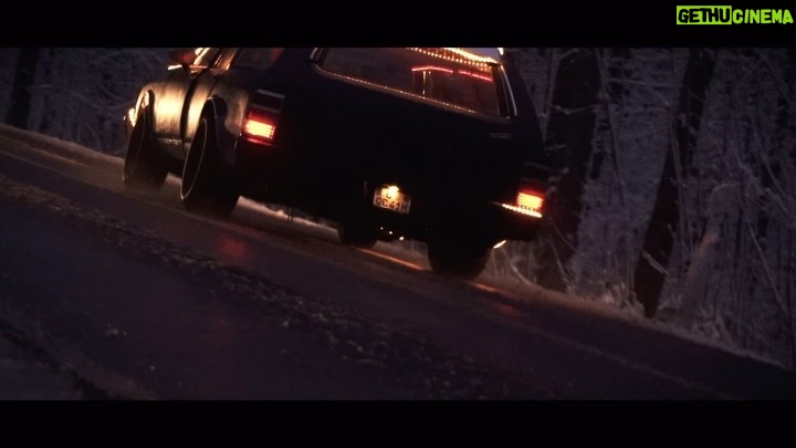 Dregen Instagram - Merry Riffmas! ✖️♥️🎅🏽🍺 Systembolaget artikelnummer: 51970 Video cut by @stonerav3n