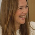 Drew Barrymore Instagram - Drew gives @gwynethpaltrow the gift of granny panties this MONDAY - don’t miss it! 😂 Link in bio to check your local listings.