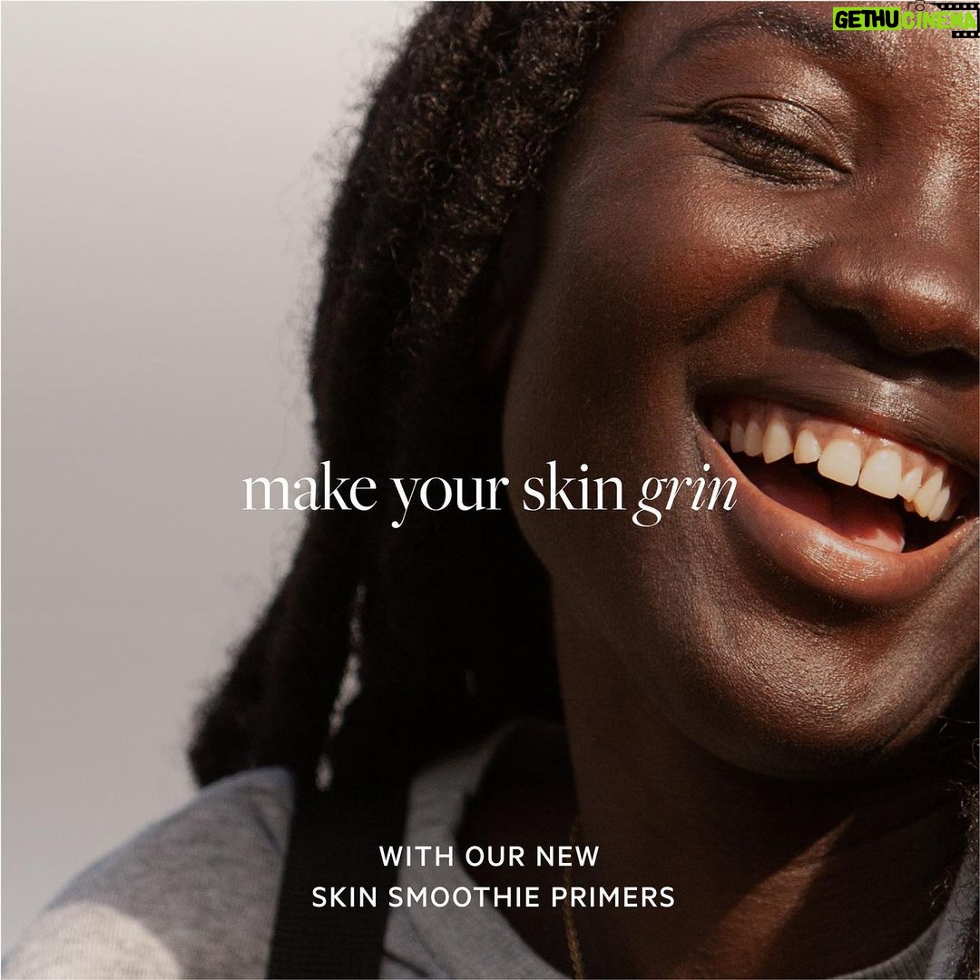 Drew Barrymore Instagram - Our cucumber and aloe vera extract infused 💧 Skin Smoothie Hydro Pop Primer hydrates, preps and soothes to make your skin grin! Create the perfect base for your makeup masterpiece with the NEW #FLOWERBeauty Skin Smoothie Primers 🌸 Available now at your local @cvs_beauty and online at @ultabeauty