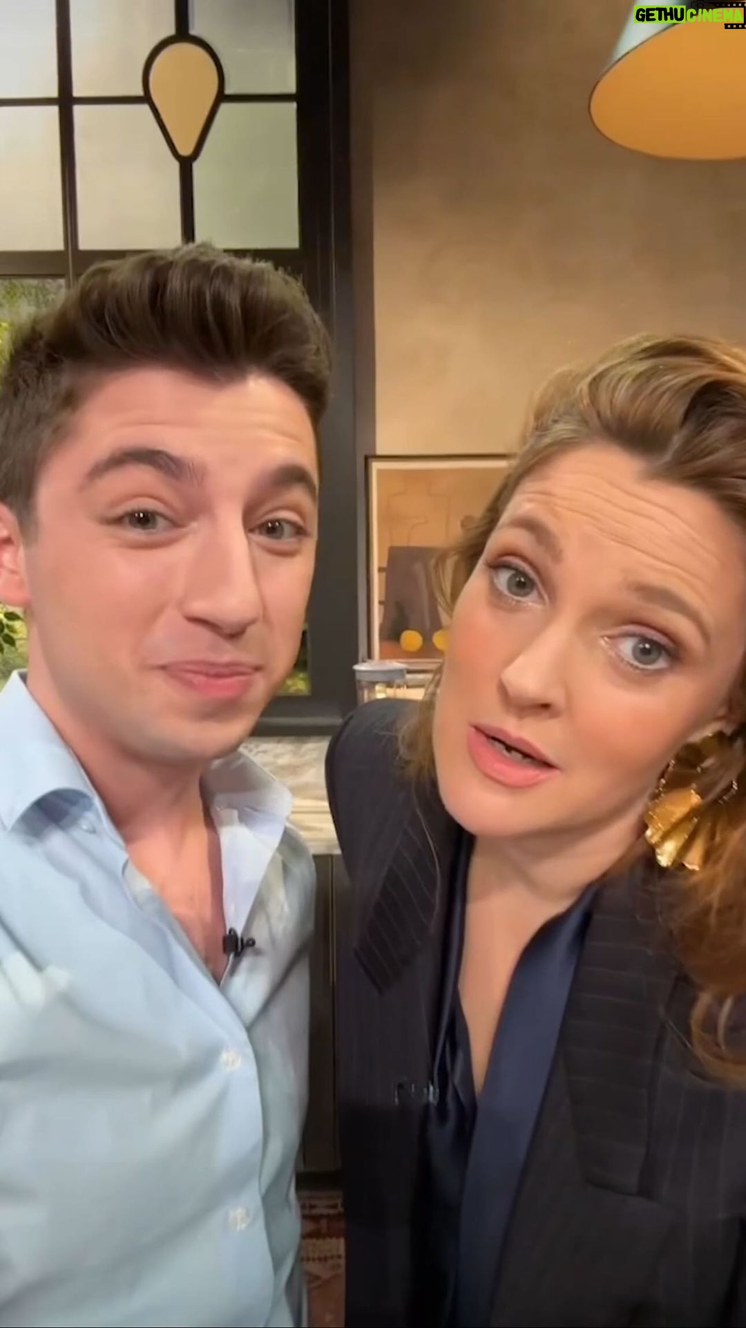 Drew Barrymore Instagram - What weird food combo should we try next?? @drewbarrymore @thedrewbarrymoreshow CBS Broadcast Center