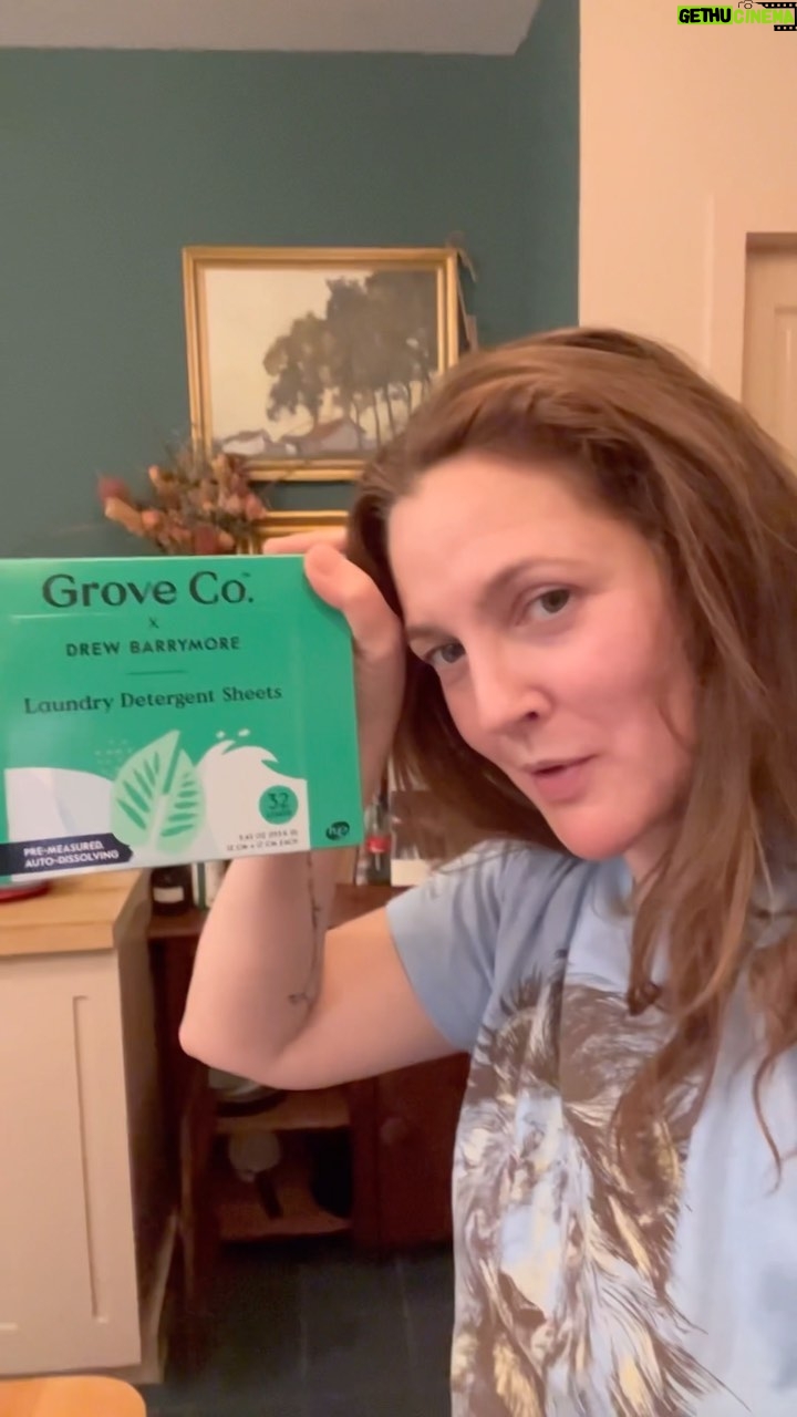 Drew Barrymore Instagram - I’ve never loved doing laundry MORE thanks to @grovecollaborative… and if you know me, you know that I’ve always loved doing my laundry. It’s so therapeutic to me! I can’t believe that I have a limited edition collection with them! This is such a dream come true. Shop the collection now @target! Stop into your local shop to check it out, or grab the entire collection (including my personal favorite, laundry sheets!) on Grove.com. 💚 #GroveCollaborative #GrovePartner #TargetxGroveCo