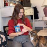 Drew Barrymore Instagram - I’m so excited to tell you about this innovation from my friends at @tidycats! #Ad This litter uses color-changing crystals to detect changes which could indicate potential health concerns and helps put my mind at ease. Tidy Care Alert litter is a health monitoring tool that can make caring for your cat easier than ever. You can find it at @walmart. #TidyCatsPartner