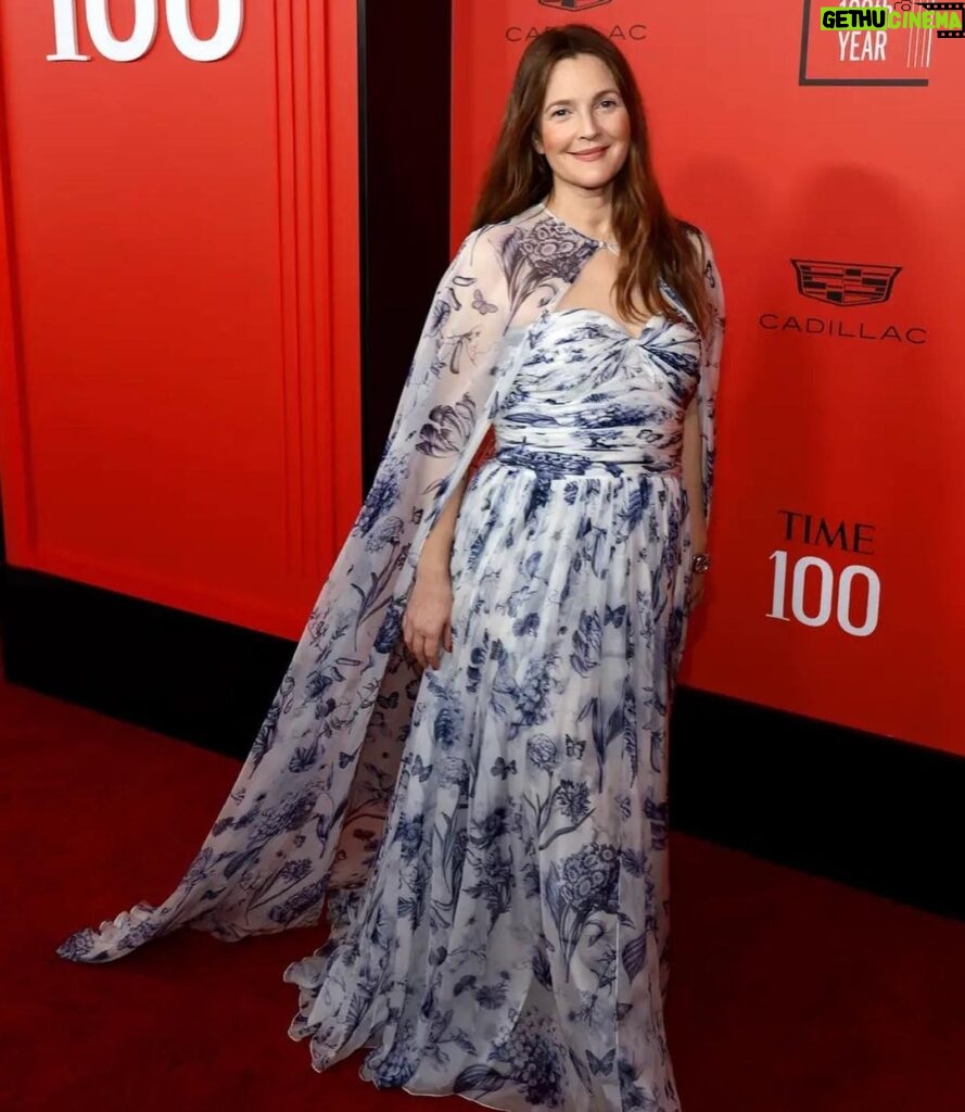 Drew Barrymore Instagram - What a beautiful night @time. I’m so honored and I’m so grateful to be included in @time’s 100 most influential people of 2023. I’m so excited for June for when @time will be free and accessible for all! Gown @oscardelarenta Styled by @_leeharris_ Tailored by @matthewkilgore Hair by @mrdanielhowellhair Makeup by @llgulino