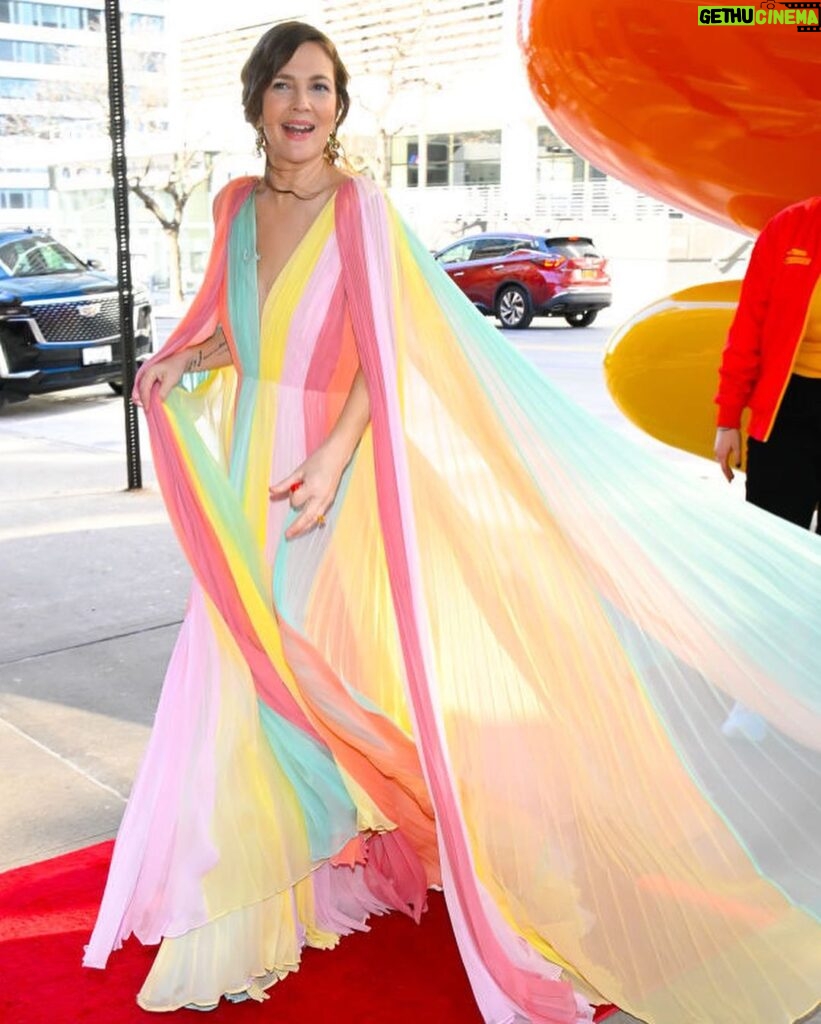 Drew Barrymore Instagram - #DrewsDressingRoom: Drew’s Birthday Edition!!! 💖🌈🎂 Gown by @jennypackham, jewelry by @ireneneuwirth, boots by @marcjacobs. Styled by @_leeharris_ Tailored by @matthewkilgore Hair by @mrdanielhowell Makeup by @llgulino Photo Credits: Outdoor- Raymond Hall, Getty Images Indoor - @ashbeann