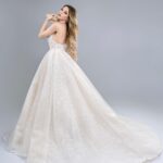 Drew Catherine Instagram - Do you plan to have kids? How many do you want ?! Shot by @clairview.studio Gowns @mode.moviani MUA & hair @parfenon.makeup Extensions by @bellamihair Earrings @louisvuitton