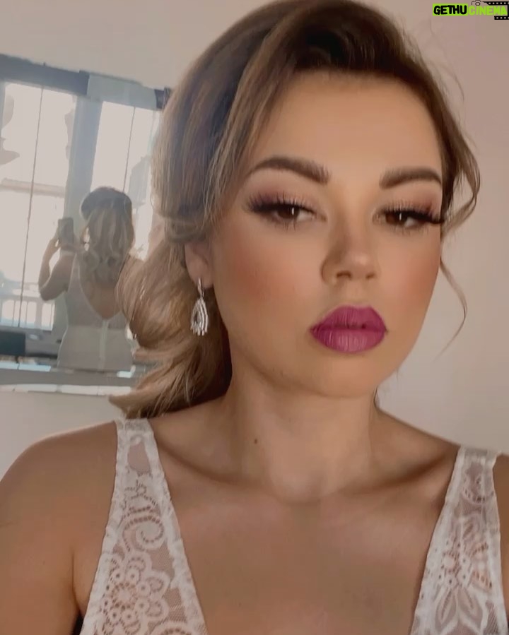 Drew Catherine Instagram - Iβm a grumpy girl today! π₯΄π Absolutely beautiful hair and make up combo by the incredibly talented @katerinarapoportinc ! I adore working with her and look forward to next time! Make sure you check her out, she will make all your bridal dreams come true π°πΌ
