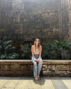 Drew Catherine Instagram - Spend a beautiful day in Barcelona with me … ♥️🦪 

Barcelona is a dream! The food, the weather, the people ! I absolutely fell in love. I feel like I could spend weeks exploring Barcelona and not get enough of it. 
One of my favourite places in Europe, so far! I can’t wait to return.

#barcelona#findom#europe#findomgoddess#travel#food#blonde#spain#findoms