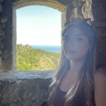 Drew Catherine Instagram – You know your worth you just gotta grow up 💗
In the village of Èze, France. Èze-Village