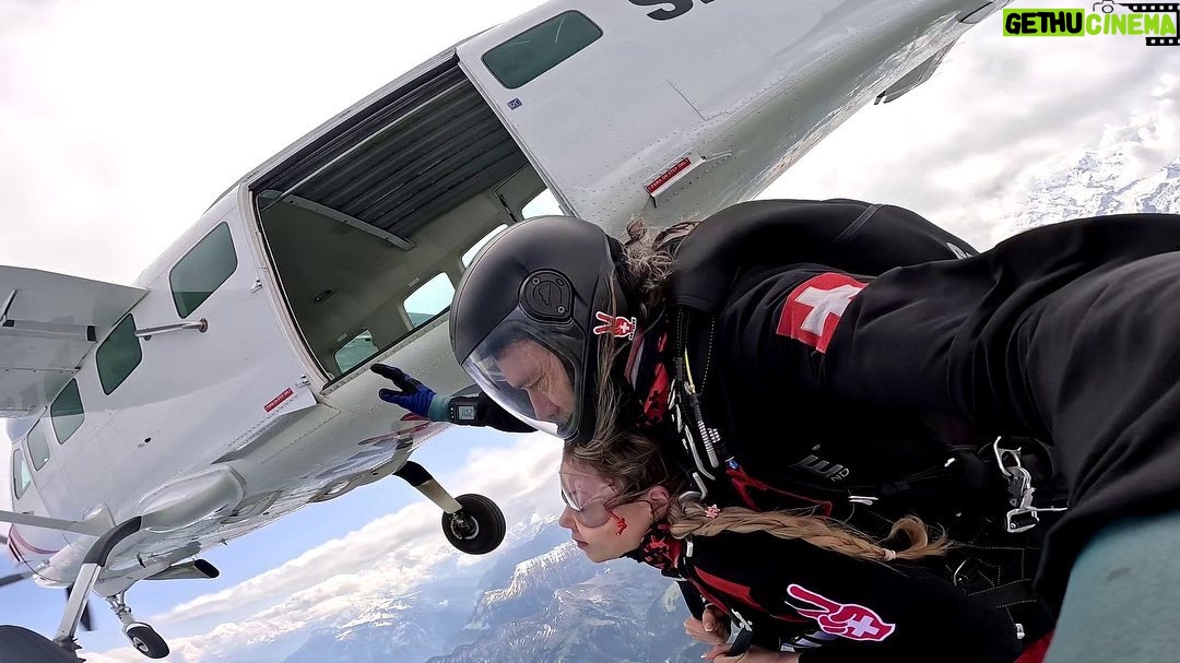 Drew Catherine Instagram - Sky high 🏔️🪂 Interlaken, Switzerland