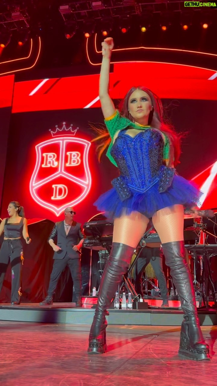 Dulce María Instagram - Les prometo dar lo mejor de mi hoy São Paulo, los amo 🥹🇧🇷🙌🏼🙏🏻