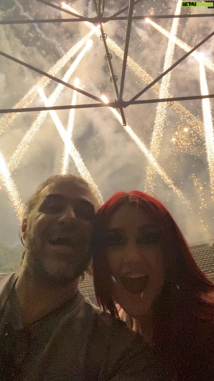 Dulce María Instagram - Colombia… gracias. 34. ¡Qué belleza de gente! ❤️ @dulcemaria
