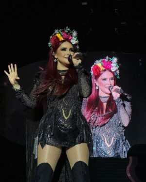 Dulce María Instagram - Ayer en nuestro Segundo foro Sol , con la emoción y la gratitud a tope !!! ❤️🇲🇽🙌🏼🙏🏻 una noche inolvidable !! Nos vemos al ratito !!