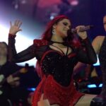 Dulce María Instagram - Tengo tanto que compartir con ustedes ! Que no se ni por donde empezar … pero me quede en Fresno! 😅Les debo las fotos de los últimos shows … y agradecerles a cada uno de ustedes por 30 shows maravillosos en este tour #soyrebeldetour de la despedida que nos debíamos 🥲🥲🥲 Gracias por hacer que cada show cobre sentido , con todas sus historias , sus sonrisas , sus lágrimas ,sus gritos ,sus carteles , su manera de recrear vestuarios y sorprendernos cafa día al saber que aunque han pasado 15 años!! su corazón no nos ha olvidado !! 🥲❤️❤️❤️❤️☮️ Gracias por No parar de soñar ! P.D Les iré compartiendo momentos dentro y fuera del escenario !! es solo que tengo tantas emociones que a veces no logro aterrizarlas para compartirlas por acá 🥹🤩 solo decirles Gracias infinitas por tanto amor 🙌🏼❤️🙏🏻🥲 🎥 @annamuradas